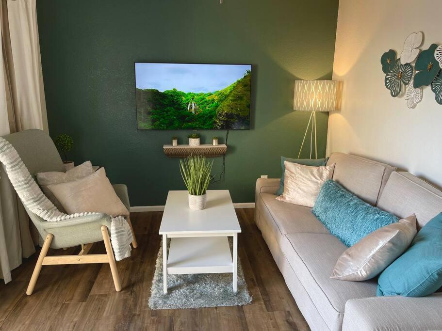 Contemporary 2-Bedroom Rental Unit Eagle Pass Bagian luar foto