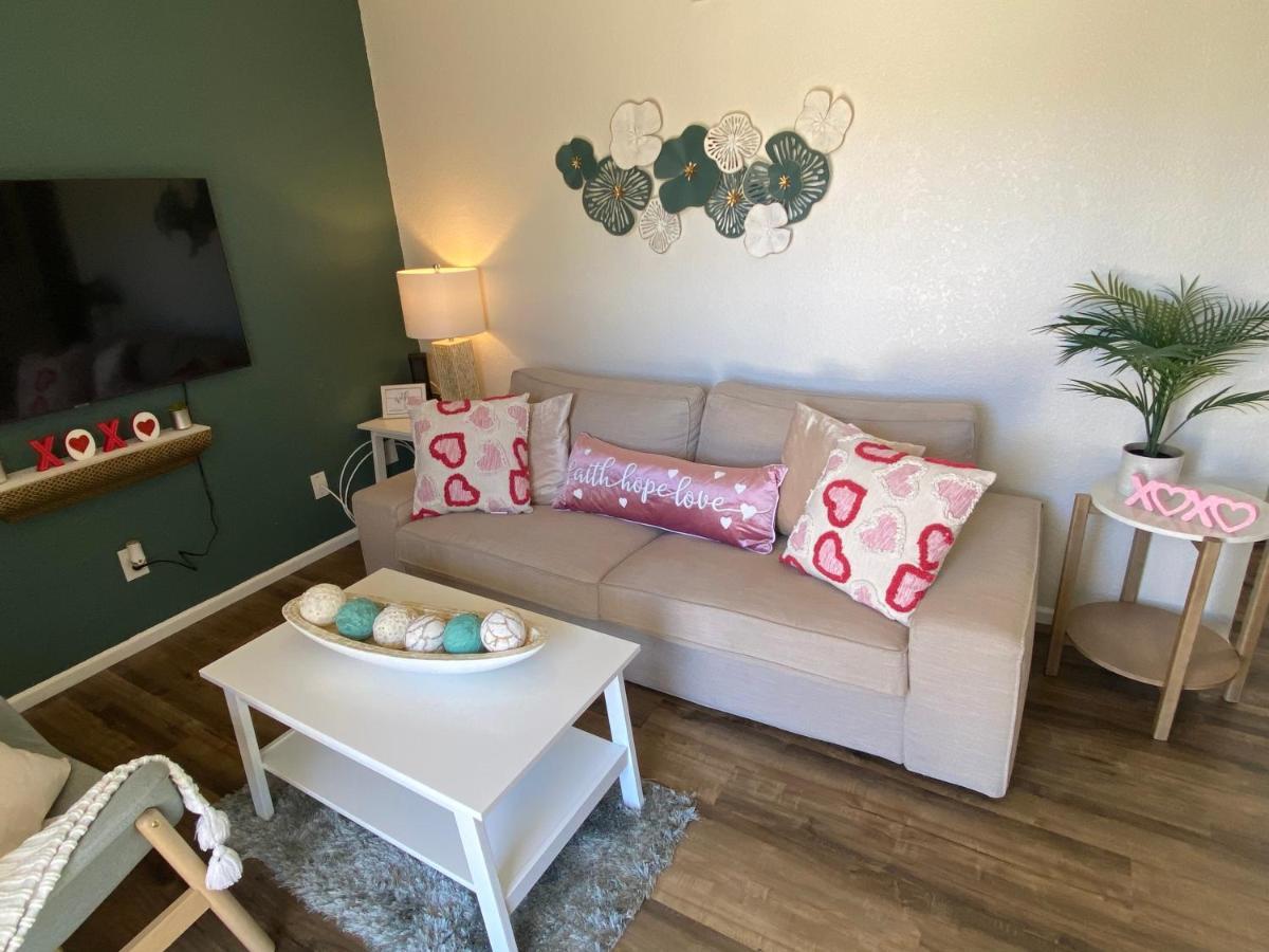 Contemporary 2-Bedroom Rental Unit Eagle Pass Bagian luar foto